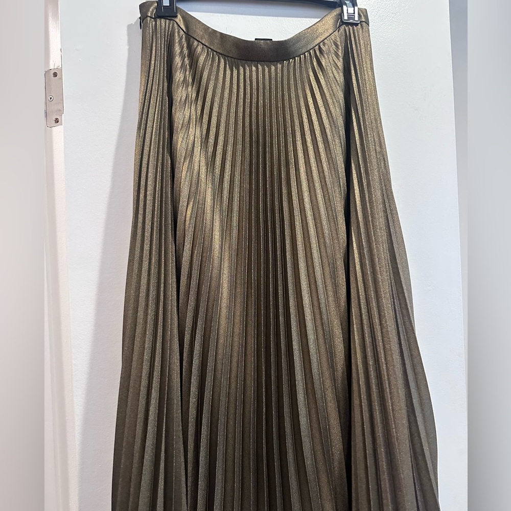 Club Monaco Gold Metallic Pleated Skirt - Picture 6 of 6